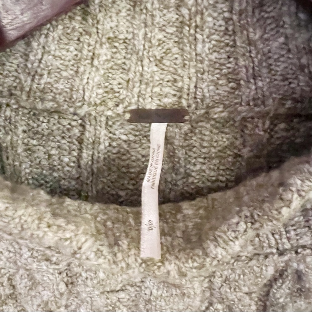 Free People Snow Bird Pullover Cable Knit Sweater Wide Sleeves Size Small - Picture 4 of 10